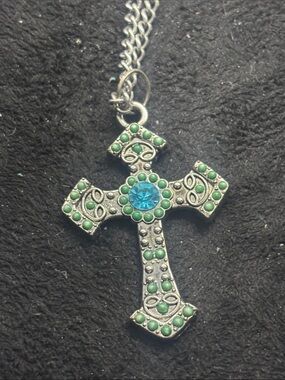 Vintage-Inspired Silver Cross Necklace with Green Beads and Blue Center Stone